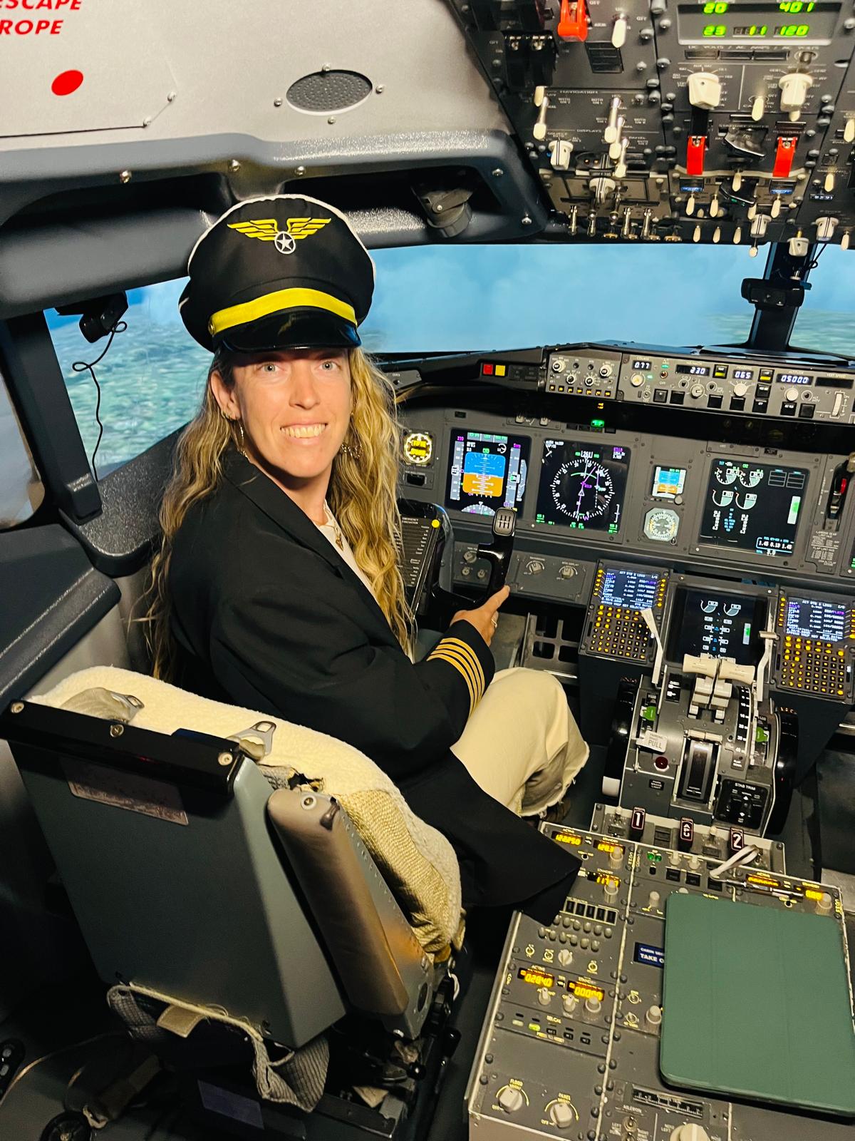Captain Dorry in the cockpit of 737 Flight Deck Experience